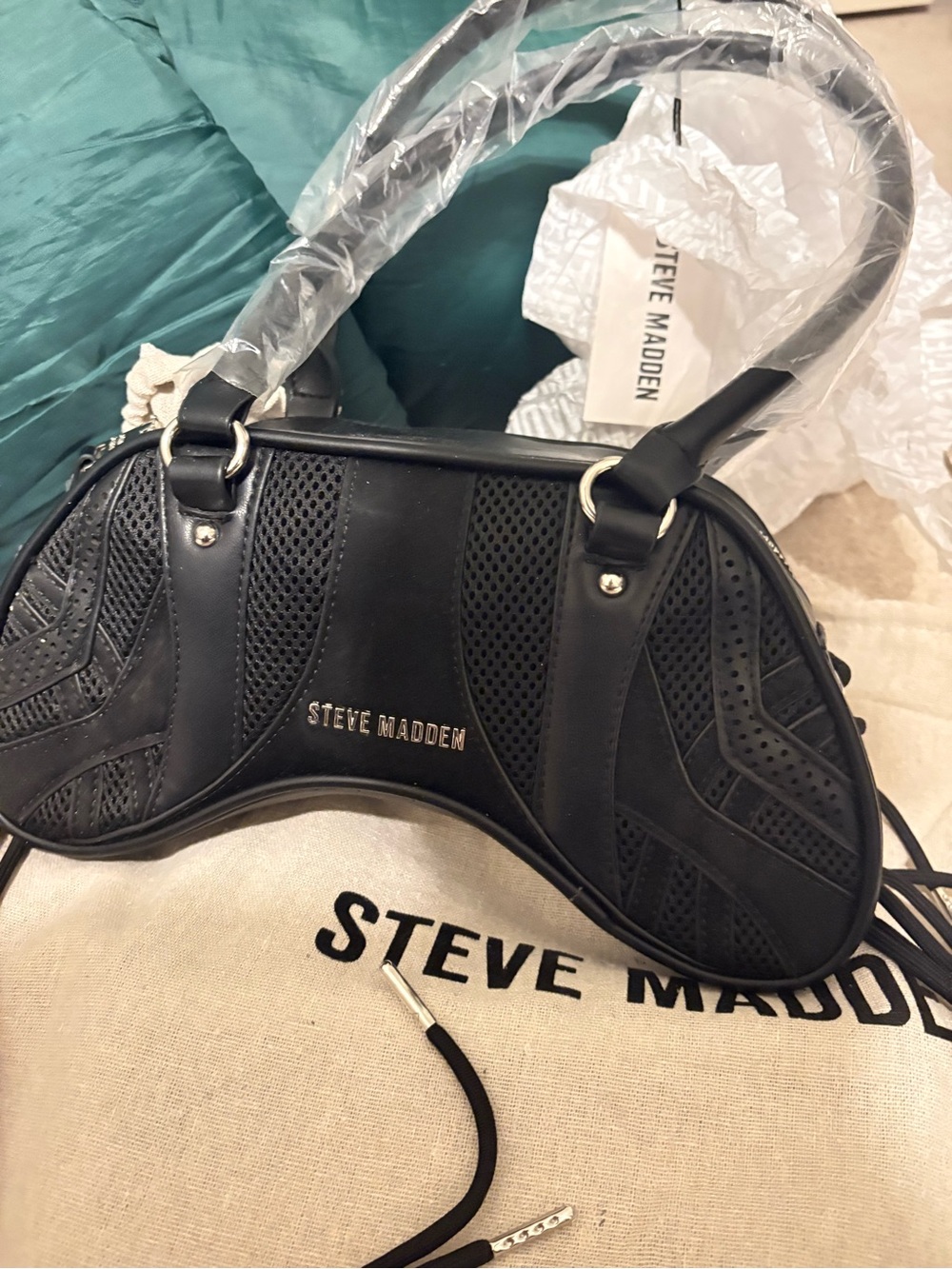 Steve Madden Black Curved Satchel Bean multi pocket Handbag BNIB